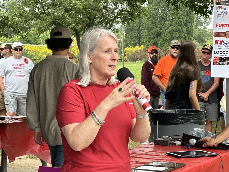 Martine Elias, CEO, at the Multiple Myeloma March in Hamilton Niagara in 2024 Martine Elias, PDG, à la Marche Myélome Multiple à Hamilton Niagara